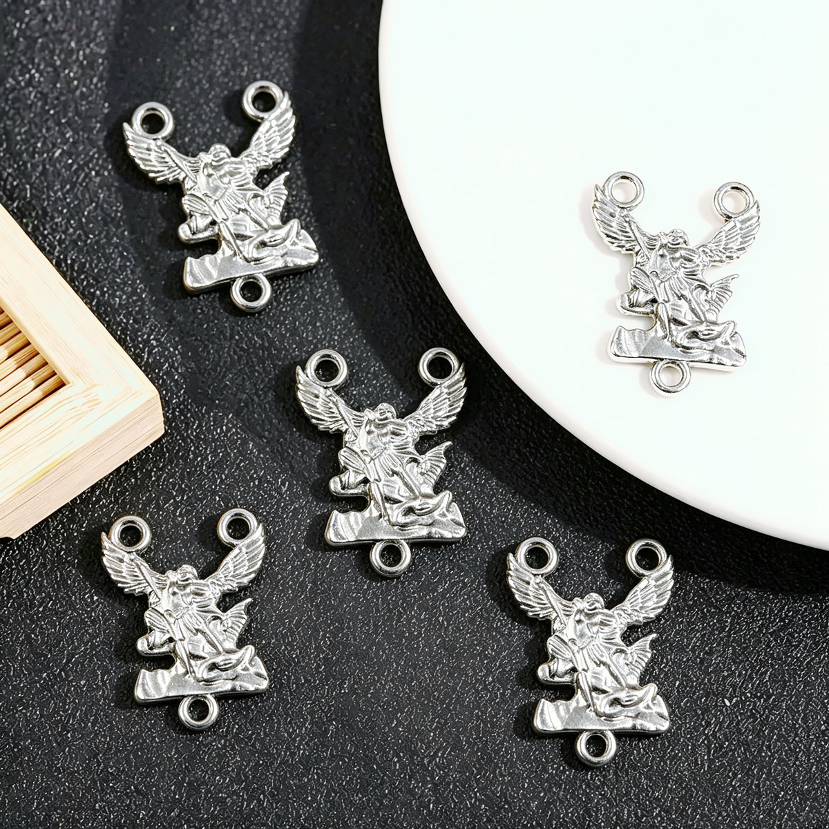 Jewelry Making Michaels - 20個入り聖ミカエルチャーム、シルバートーンのエンジェルペンダント、ブレスレットネックレス用DIYジュエリー作成用品