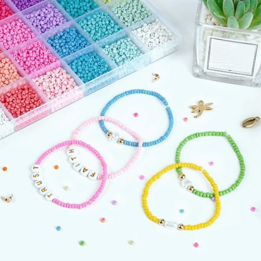 Jewelry Making Kits For Kids - 28+2グリッド ジュエリー製作 DIY ブレスレット＆スマホストラップキット ​ 文字ビーズオーナメント付きキッズジュエリーセット手作りネックレス