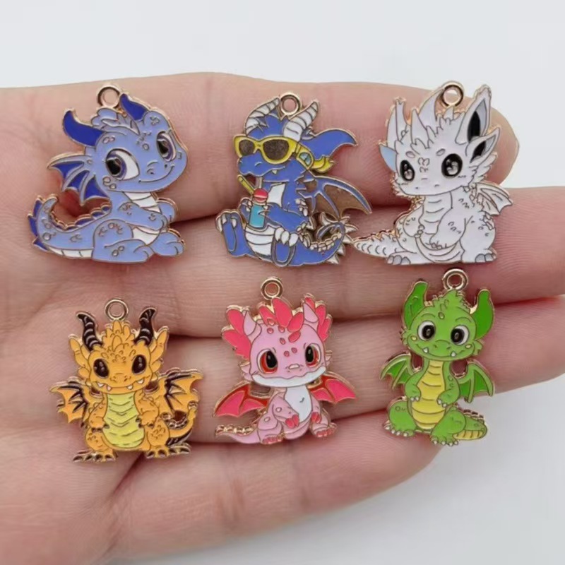 Jewelry Making Pendants - 10 個パーソナライズされたリトルフライングドラゴン DIY 漫画ドリップオイルジュエリーアクセサリーシングルハンギングかわいいペンダントイヤリングネックレス K