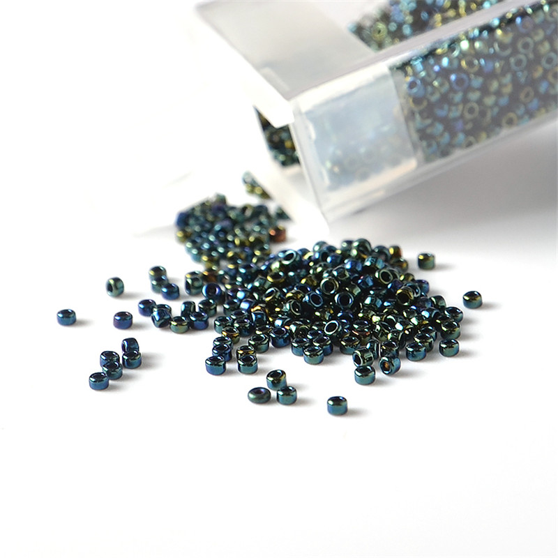 1.5ミリメートル日本東宝ラウンドシードビーズ15/0メタリ - Jewelry Making Japan のレビューと価格