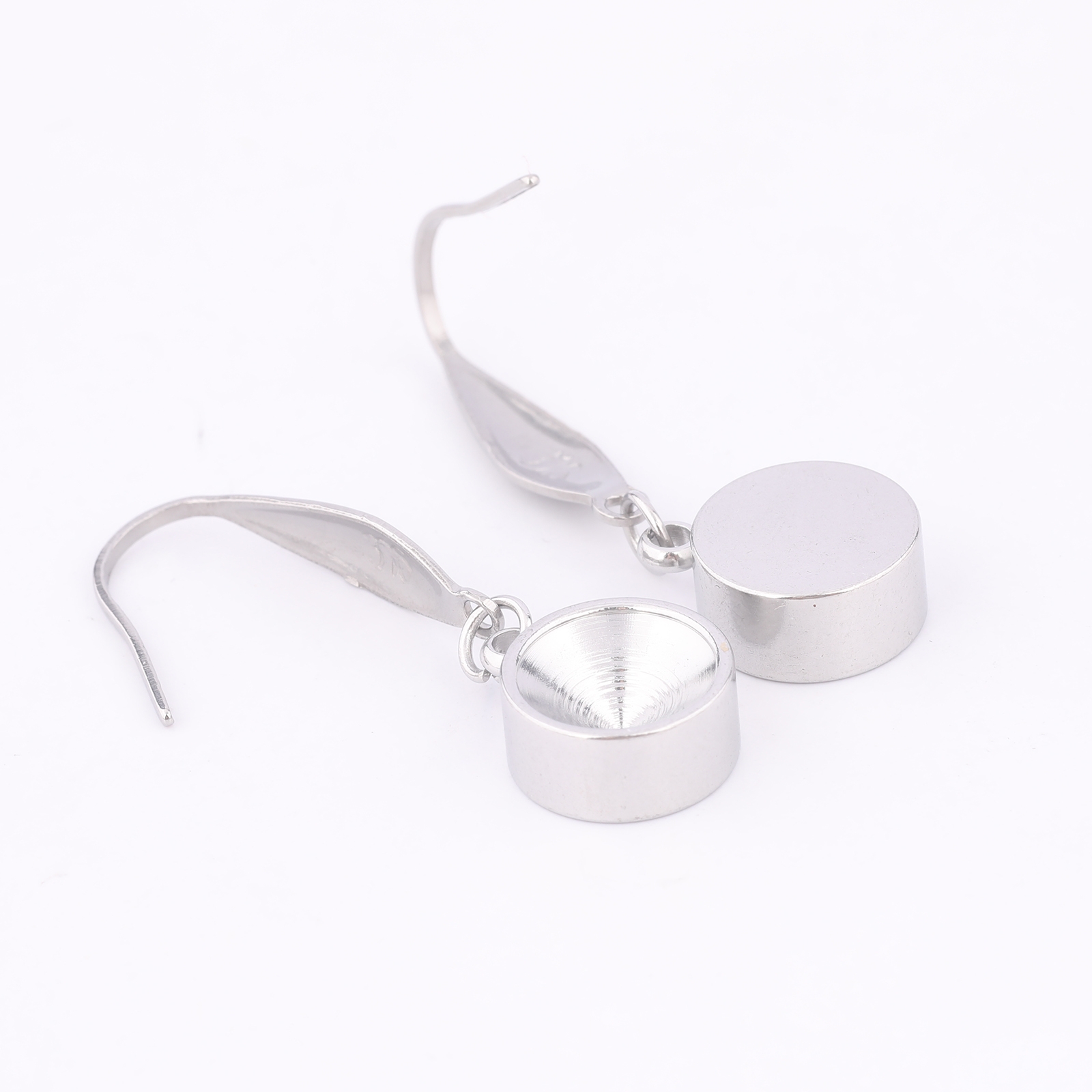 10個入り ステンレス製 イヤリングセッティング ベゼルブラ - Jewelry Making With Stones のレビューと価格