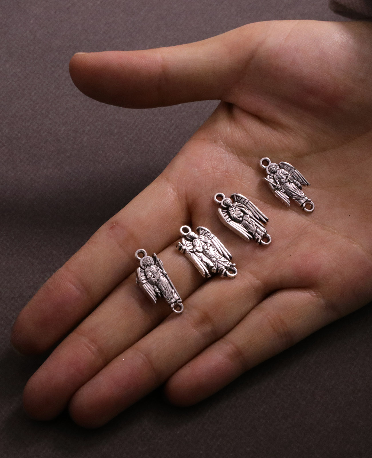 4 個大天使メダルクリスチャン保護聖ミカエルガブリエルラファ - Jewelry Making Michaels のレビューと価格
