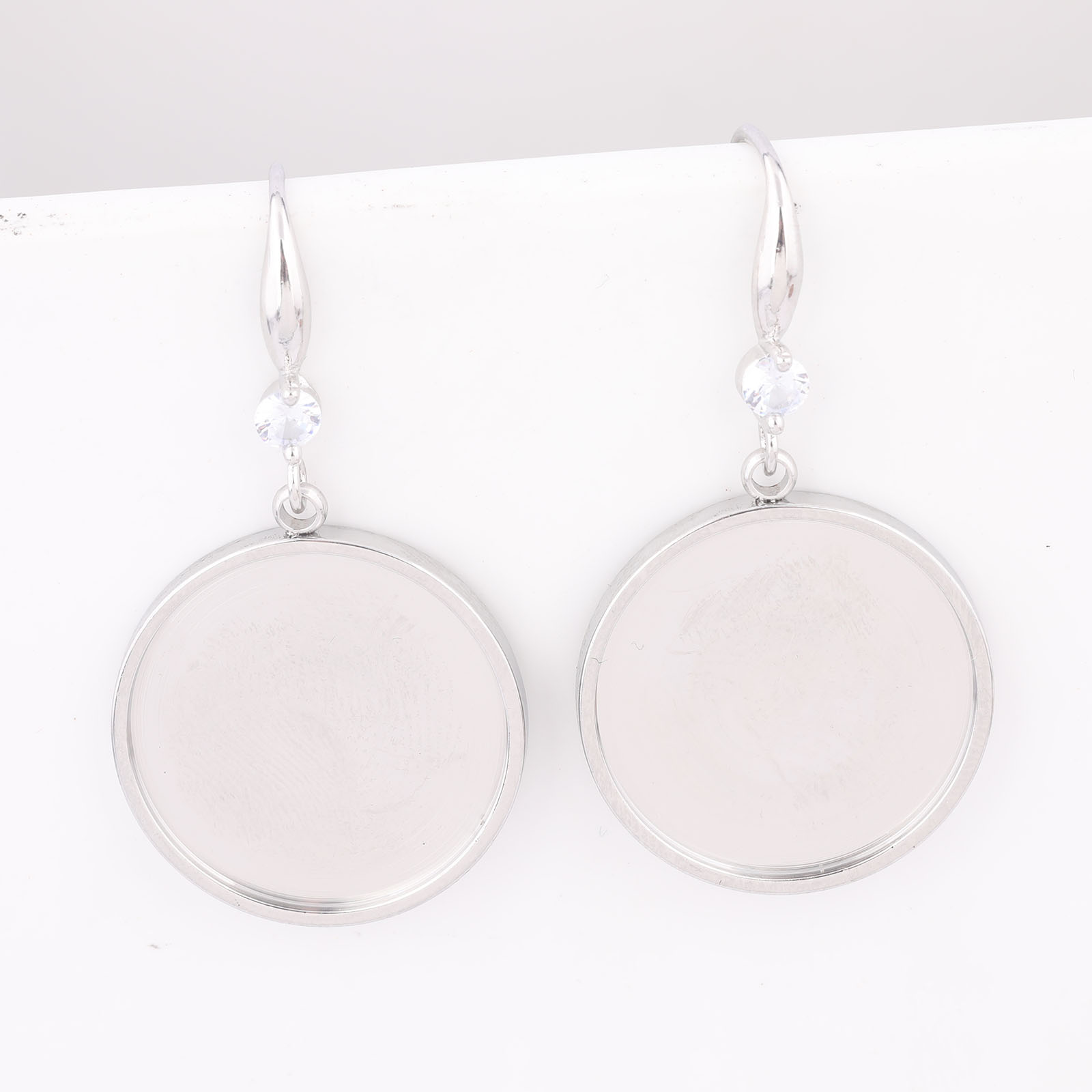 6個入り ステンレス製 20mm カボションイヤリングベゼル - Jewelry Making With Stones のレビューと価格