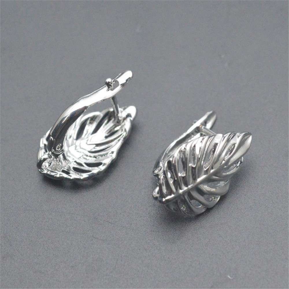 1/2個 18K金メッキ真鍮製 葉っぱ型中空ファッションイヤ - Jewelry Making Articles のレビューと価格