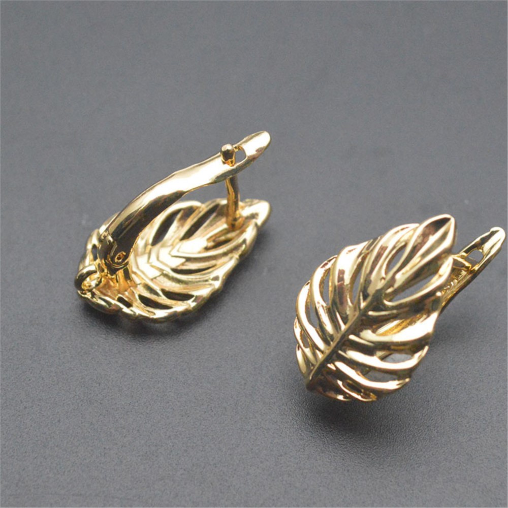1/2個 18K金メッキ真鍮製 葉っぱ型中空ファッションイヤ - Jewelry Making Articles のレビューと価格